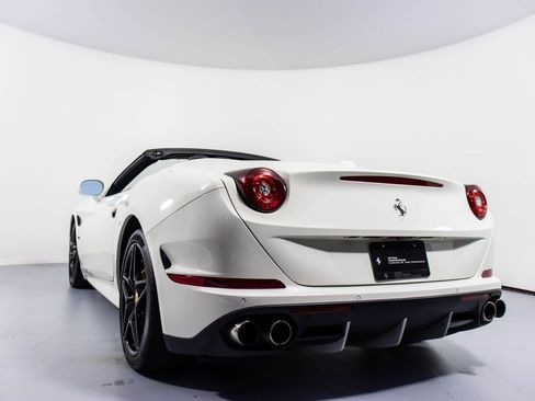 Certified 2017 Ferrari California T image 25