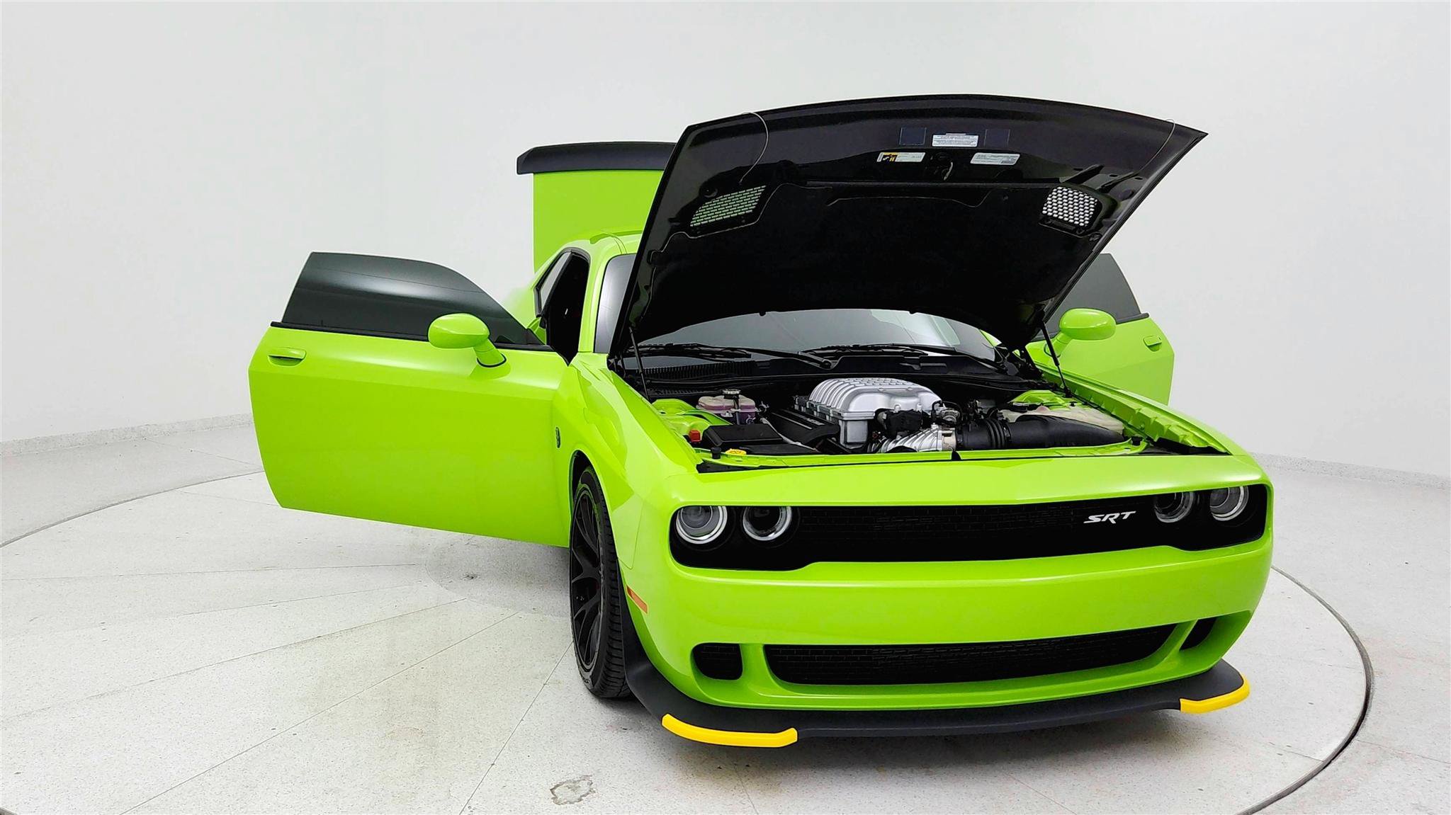 Used 2015 Dodge Challenger SRT Hellcat RWD image 22
