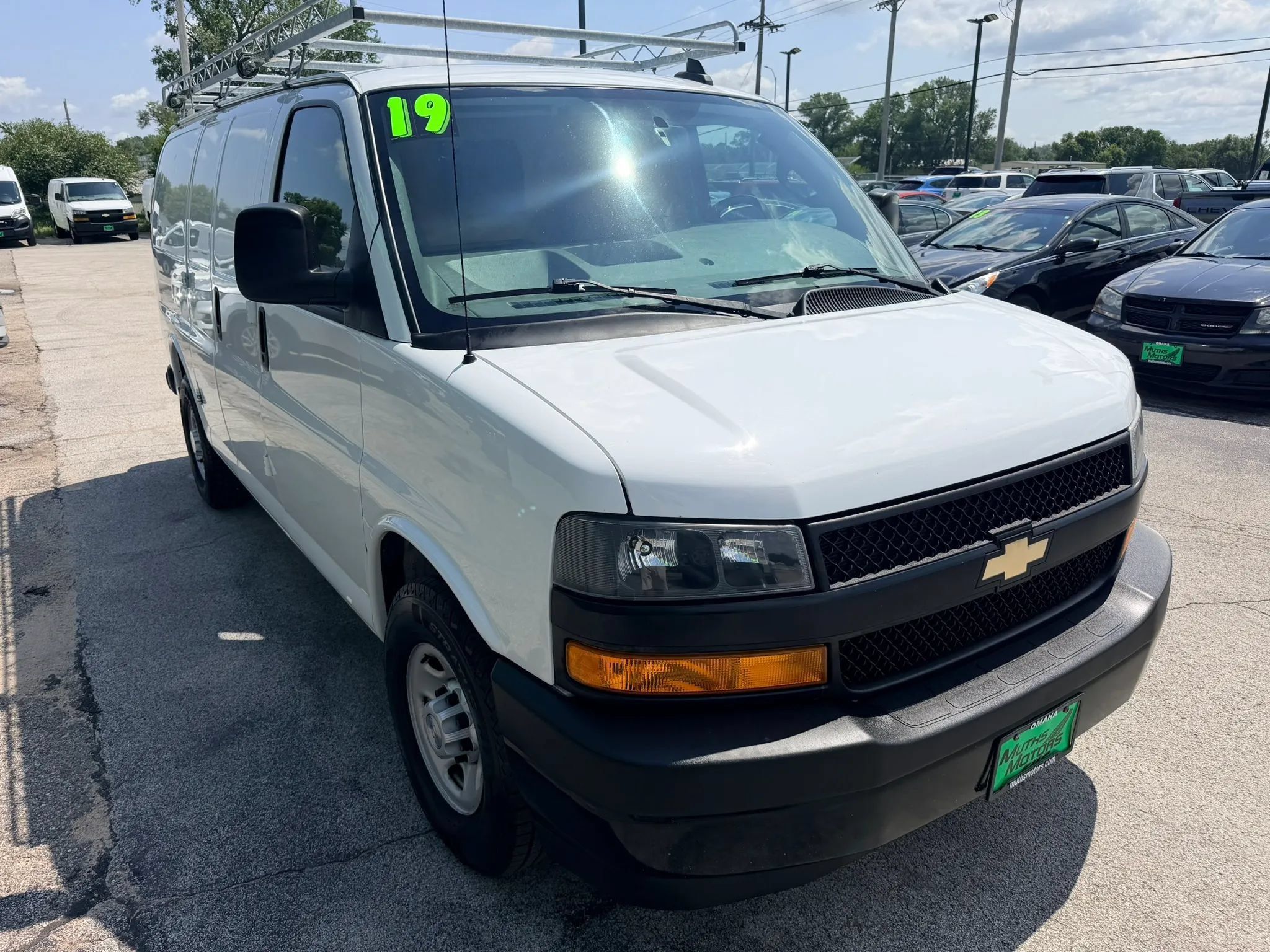Used 2019 Chevrolet Express 3500 w/ Driver Convenience Package RWD image 2