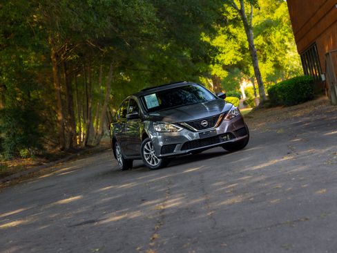 Used 2018 Nissan Sentra SV w/ Premium Package (P01) FWD image 20