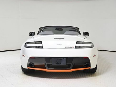 Used 2017 Aston Martin V12 Vantage S image 16