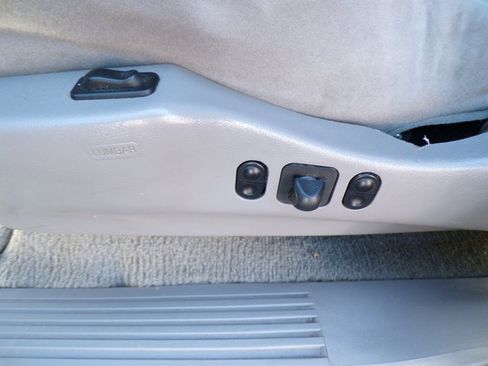 Used 1998 Ford Explorer Limited image 13