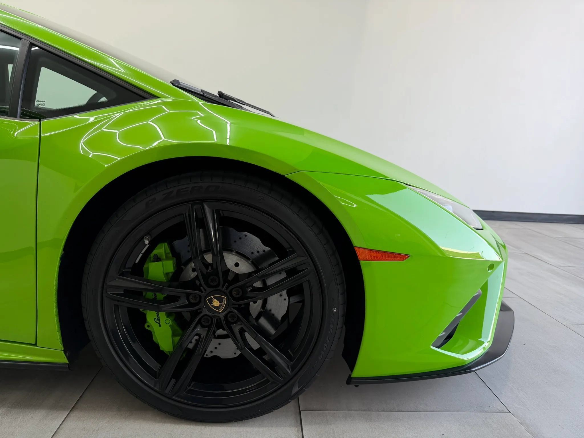 Used 2022 Lamborghini Huracan EVO RWD image 22