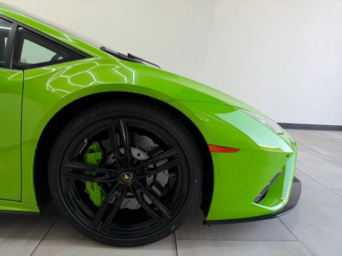 Used 2022 Lamborghini Huracan EVO RWD image 22