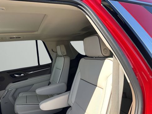 Used 2024 GMC Yukon Denali w/ Denali Reserve Package image 19