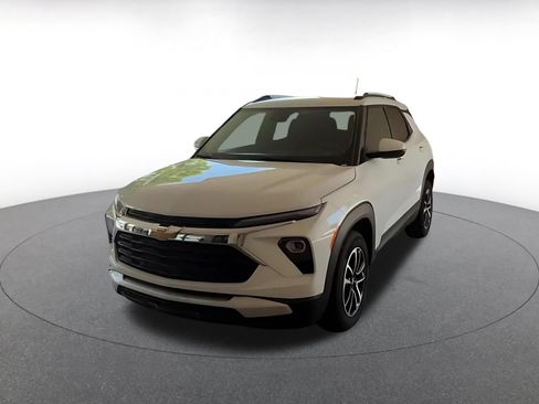 Used 2025 Chevrolet TrailBlazer LT AWD/4WD image 7