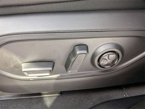 New 2025 Jeep Grand Cherokee Altitude image 8