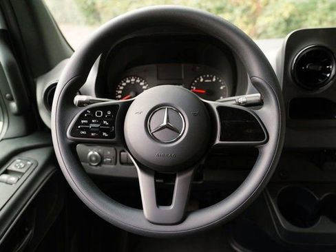 Used 2023 Mercedes-Benz Sprinter 3500 image 30