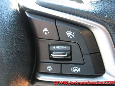 Used 2022 Subaru Outback Premium AWD/4WD image 12