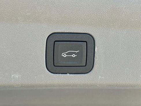Used 2025 Cadillac Escalade IQ Sport 1 w/ LPO, ONYX Package AWD/4WD image 20
