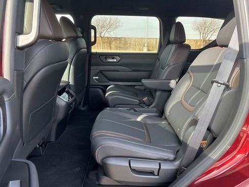 New 2025 Nissan Armada SL w/ Captain's Chari Seat Package image 25