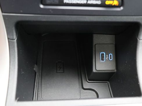 Used 2022 Ford Edge ST-Line image 25