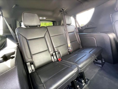 Used 2021 Chevrolet Suburban High Country w/ Premium Package AWD/4WD image 33