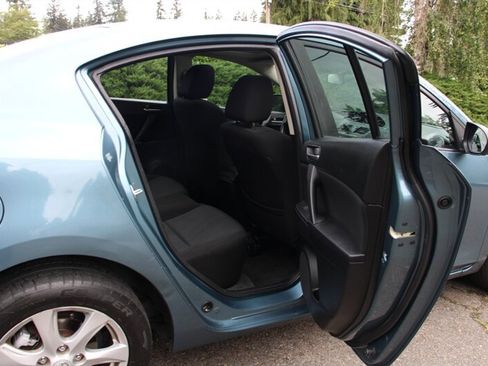 Used 2011 MAZDA MAZDA3 i Touring FWD image 6