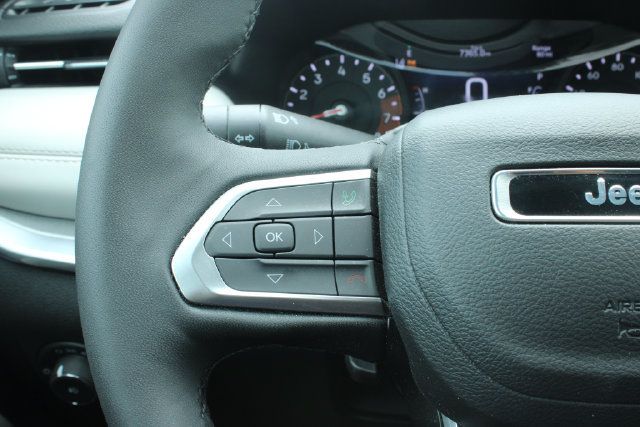 Used 2025 Jeep Compass Limited AWD/4WD image 24