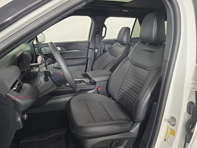 Used 2026 Ford Explorer ST-Line w/ ST-Line Street Pack AWD/4WD image 22