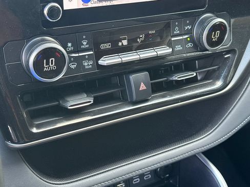 Certified 2025 Toyota Highlander LE AWD/4WD image 22