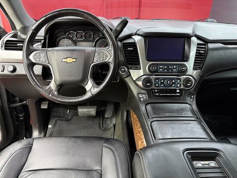 Used 2018 Chevrolet Suburban Premier RWD image 14