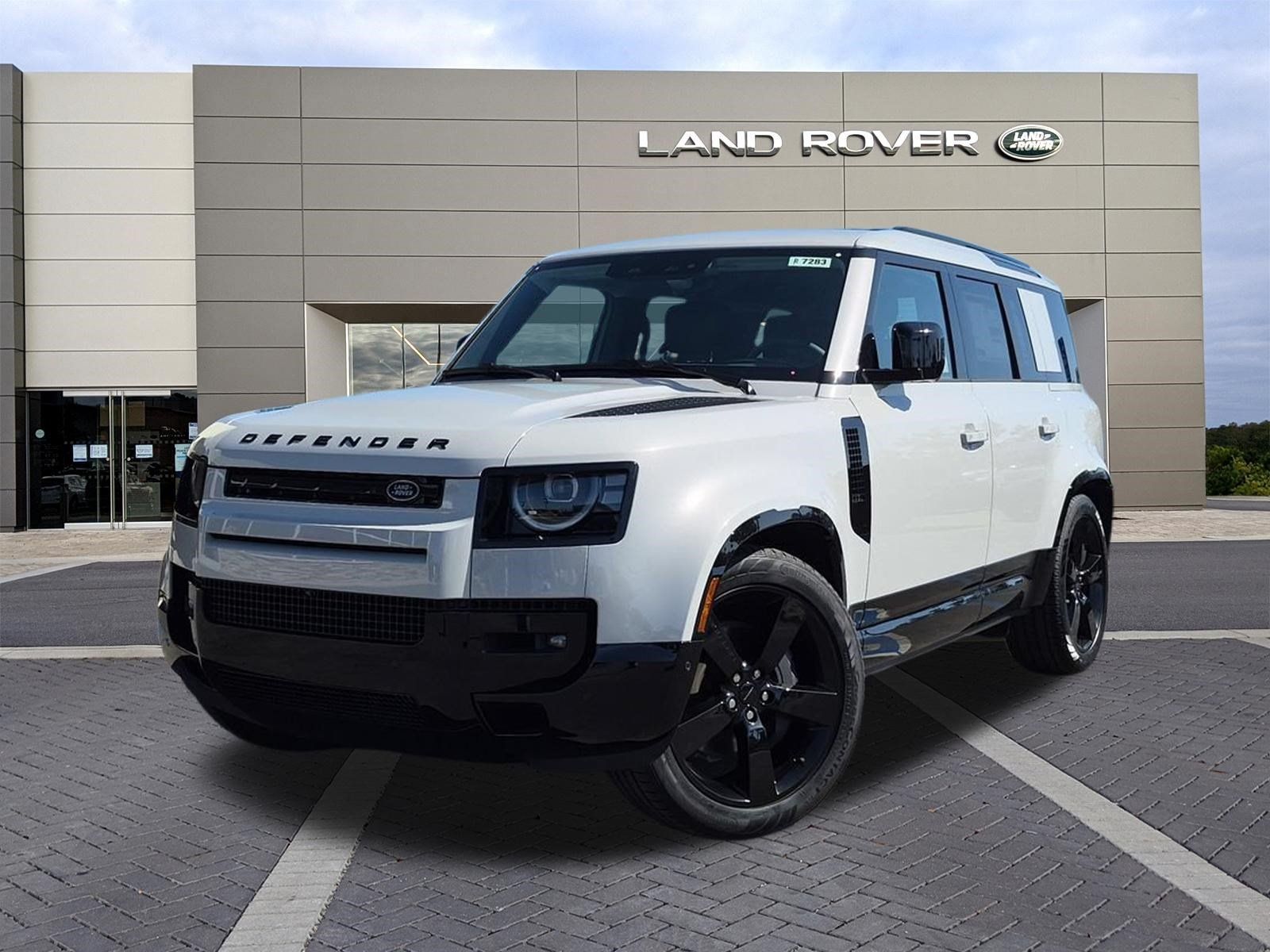 New 2026 Land Rover Defender 110 X-Dynamic SE AWD/4WD image 1