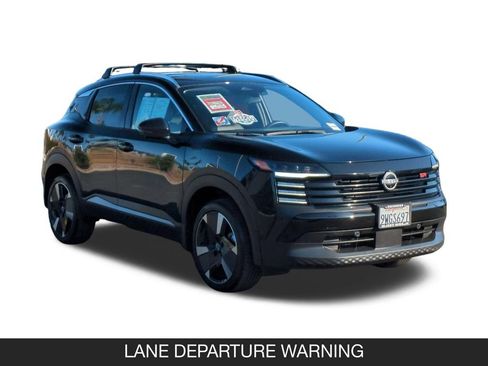Used 2025 Nissan Kicks SR FWD image 2