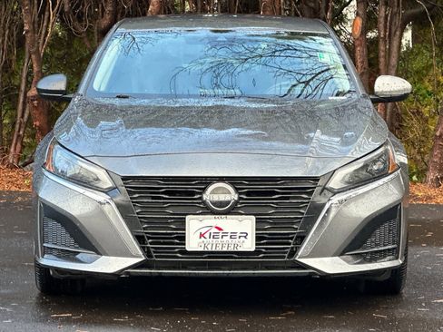 Used 2024 Nissan Altima 2.5 SV image 9