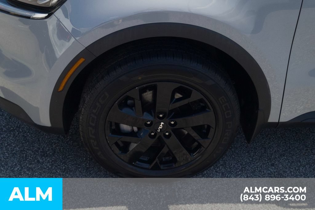 Used 2023 Kia Sorento S w/ Panoramic Sunroof Package AWD/4WD image 12