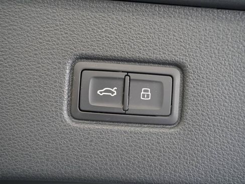 Used 2018 Audi Q7 3.0T Prestige AWD/4WD image 41