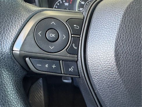 Used 2022 Toyota Corolla LE FWD image 12