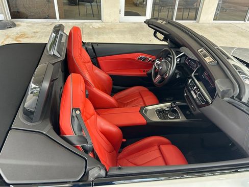Used 2022 BMW Z4 sDrive30i w/ M Sport Package RWD image 9
