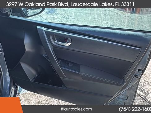 Used 2018 Toyota Corolla LE FWD image 31