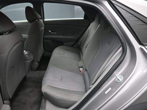 Certified 2023 Hyundai Elantra SE FWD image 20