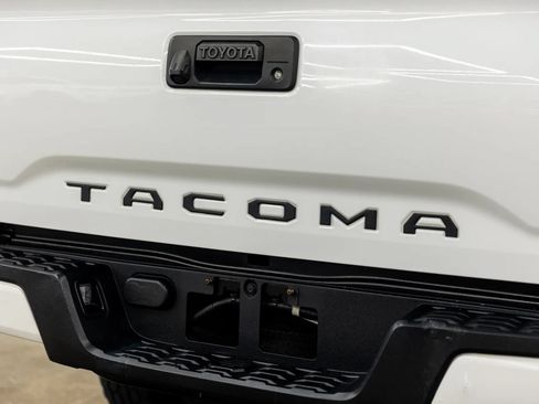 Used 2019 Toyota Tacoma SR w/ SR Convenience Package RWD image 21