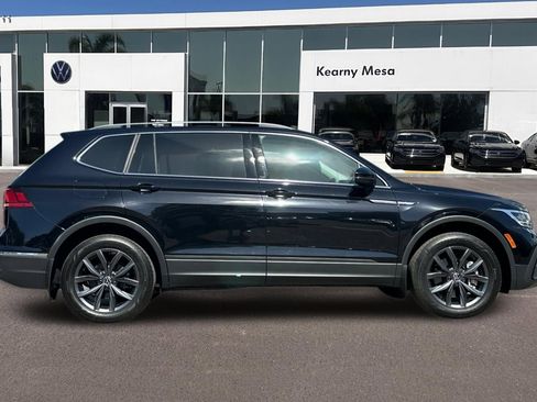 Used 2023 Volkswagen Tiguan SE w/ Panoramic Sunroof Package AWD/4WD image 3
