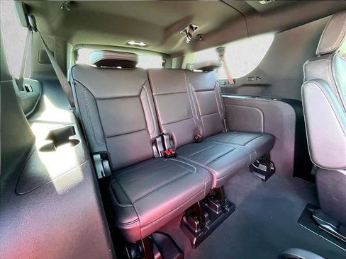 Used 2023 GMC Yukon XL Denali AWD/4WD image 30