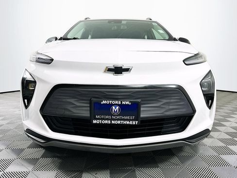Used 2023 Chevrolet Bolt EUV LT FWD image 2