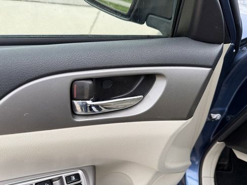 Used 2010 Subaru Impreza 2.5i image 12