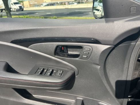 Used 2024 Honda Passport Black Edition image 7