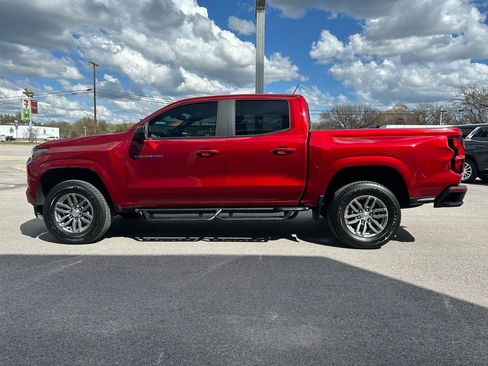 Used 2024 Chevrolet Colorado LT w/ LT Convenience Package II image 2