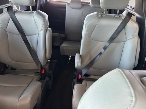Used 2026 Toyota Sienna XLE AWD/4WD image 13
