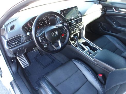 Used 2018 Honda Accord Sport image 10
