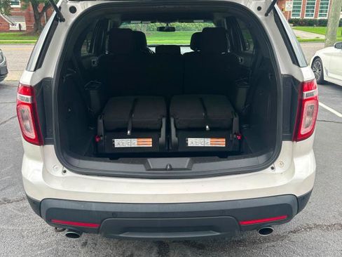 Used 2014 Ford Explorer XLT w/ Equipment Group 201A AWD/4WD image 23