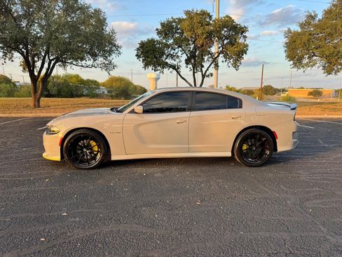 Used 2021 Dodge Charger R/T w/ Plus Group image 4