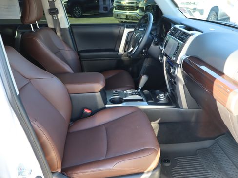 Used 2024 Toyota 4Runner Limited AWD/4WD image 40