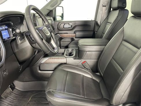 Used 2023 GMC Sierra 2500 Denali image 2