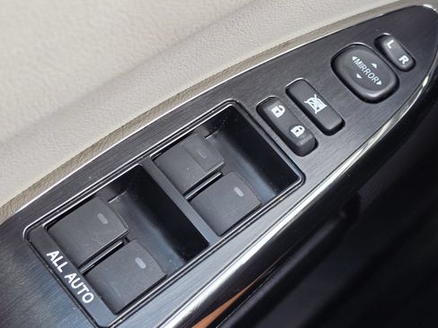 Used 2013 Toyota Avalon XLE Touring w/ Preferred Accessory Package FWD image 14