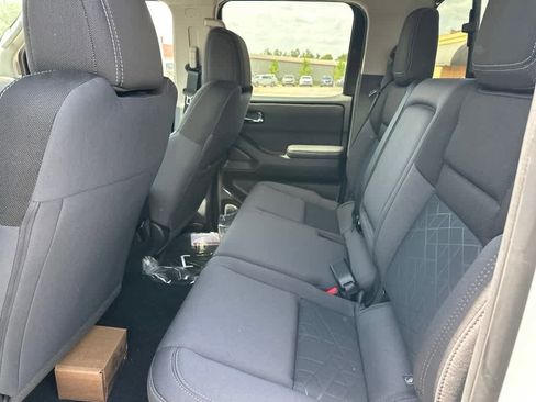 New 2025 Nissan Frontier SV w/ SV Convenience Package RWD image 8