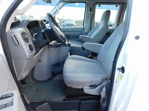 Used 2012 Ford E-350 and Econoline 350 XLT image 13