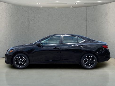 Used 2025 Nissan Sentra SV FWD image 8