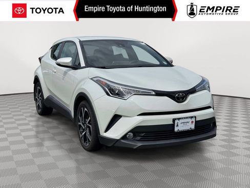 Used 2018 Toyota C-HR XLE FWD image 1