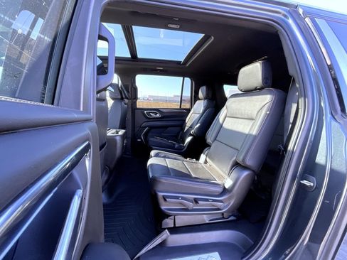 Used 2021 Chevrolet Suburban High Country AWD/4WD image 19